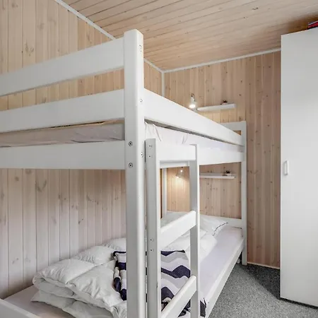 3 Bedroom Amazing In Oksbøl