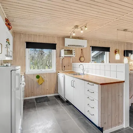 3 Bedroom Amazing In בית נופש Oksbøl