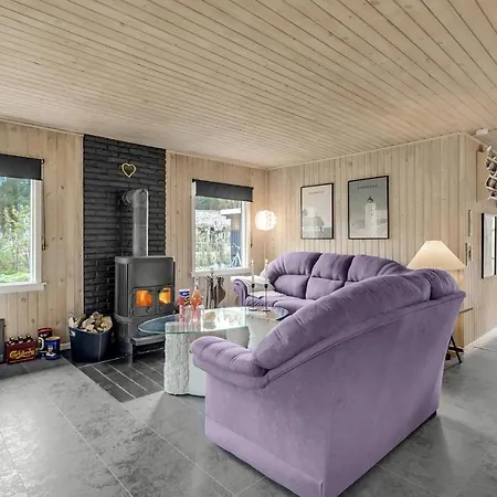 3 Bedroom Amazing In Oksbøl